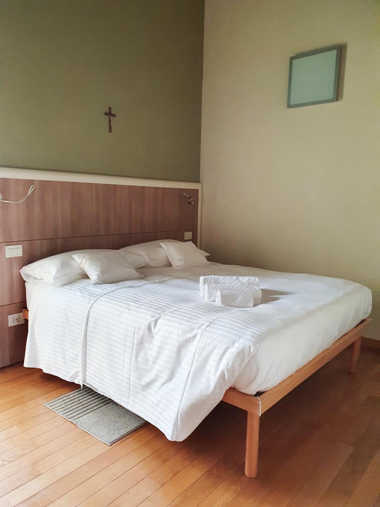 Osteria E Locanda Del Viaggiatore Russi Cameră foto
